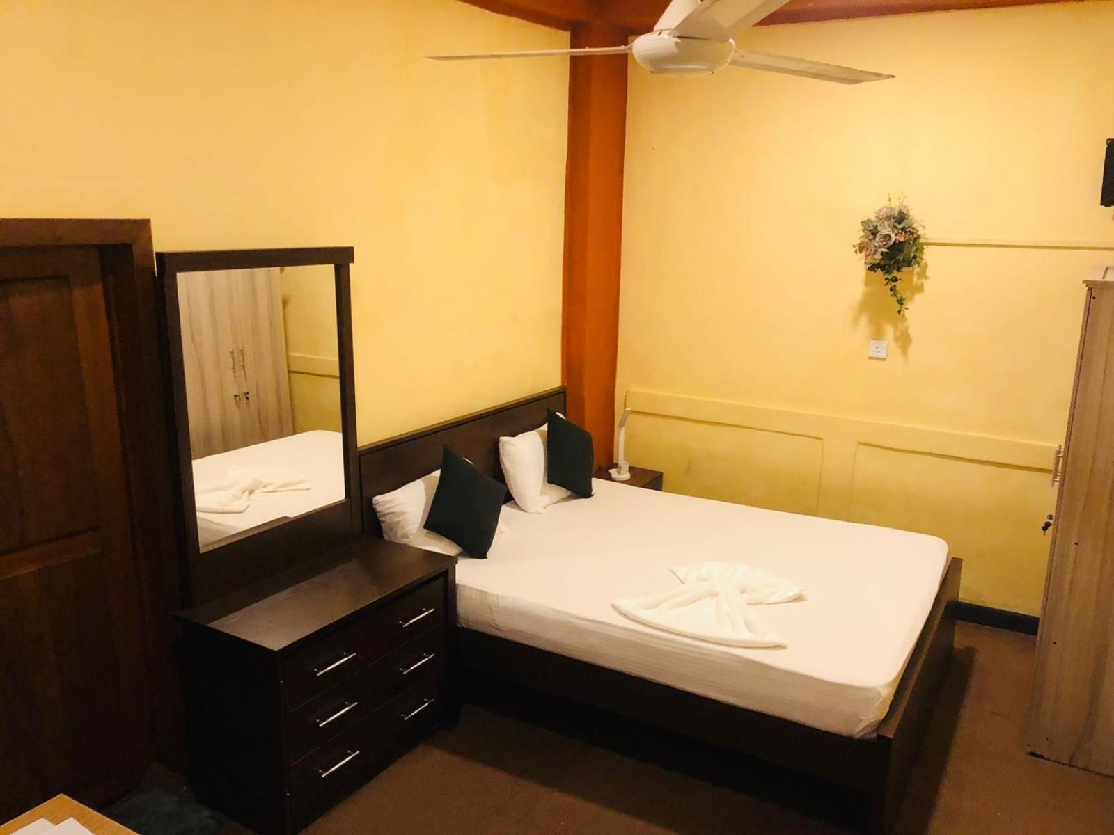Cinnamon Airport Residencies Katunayaka Bagian luar foto
